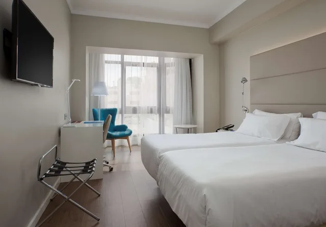 Standard, Queen Bed, with Extra Bed, City View, Nh Las Palmas Playa Las Canteras 1/4