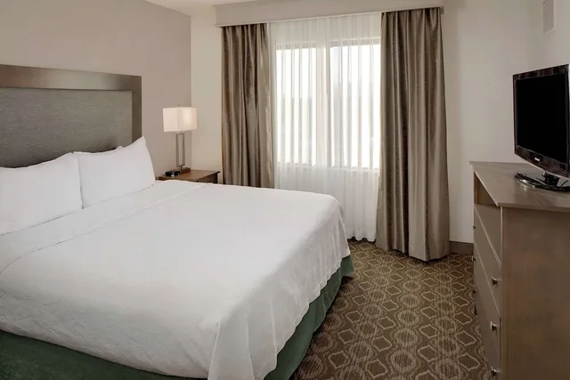 جناح بسرير كينج مع أريكة، Homewood Suites by Hilton Minneapolis Mall of America 1/2