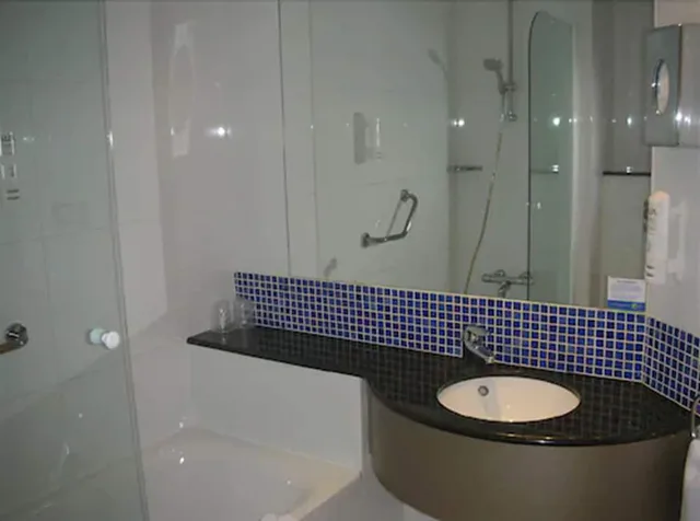 غرفة قياسية بسريرين منفصلين، Holiday Inn Express Barcelona Montmelo 7/7