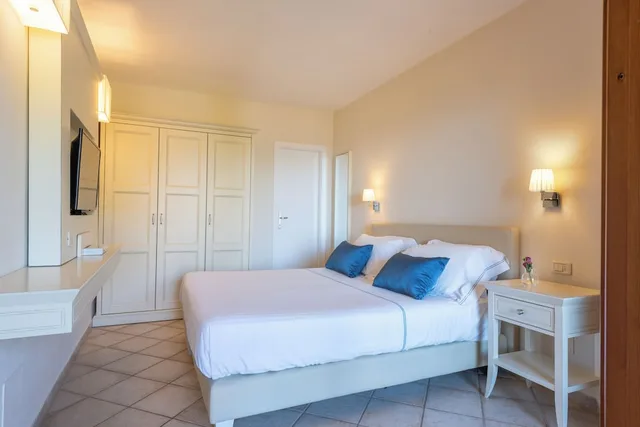 غرفة ديلوكس بسرير كوين بإطلالة على البحر، Hotel Torre Di Calapiccola 6/9