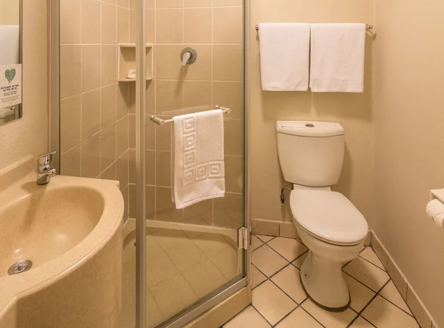 غرفة بسريرين منفصلين، Road Lodge Mbombela 1/4