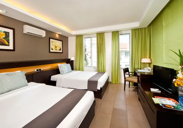 Junior Suite., Fairways And Bluewater Newcoast Boracay 3/4