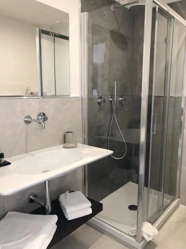 غرفة ديلوكس بسرير مزدوج وسرير فردي بإطلالة على البحر، Bencista Hotel 4/4