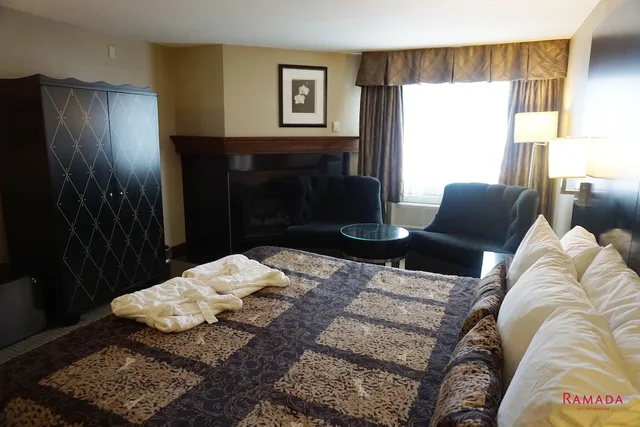 جناح استوديو بسرير كينج، Ramada by Wyndham Kelowna Hotel & Conference Center 5/9