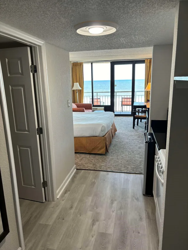جناح بسريرين كوين، Best Western Ocean Sands Beach Resort 4/7