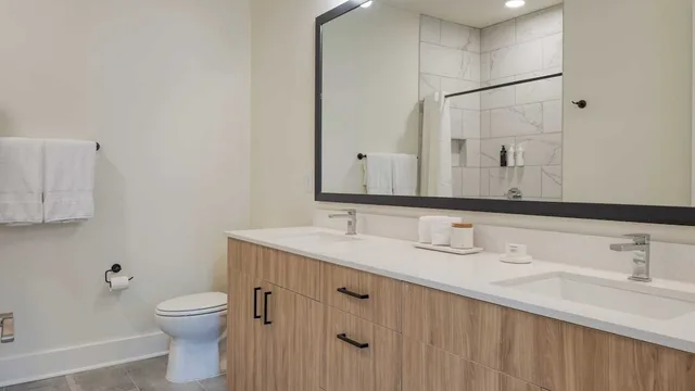 جناح بسرير كينج بغرفة نوم واحدة مع أريكة، The Gilmore, an AvantStay Hotel 3/5