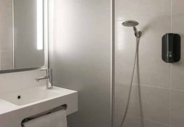 غرفة ثلاثية بسرير مزدوج وسرير فردي، B&B Hotel Marseille Prado Velodrome 7/9