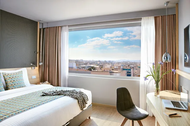 Executive, Twin Beds, Wyndham Grand Athens 1/2