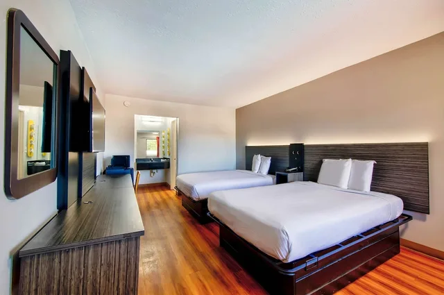 غرفة قياسية بسريرين مزدوجين لذوي الإعاقة، Motel6 Gainesville, GA 3/6
