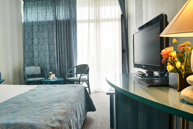 غرفة سوبيريور بسرير كوين، Continental Hotel 4/10