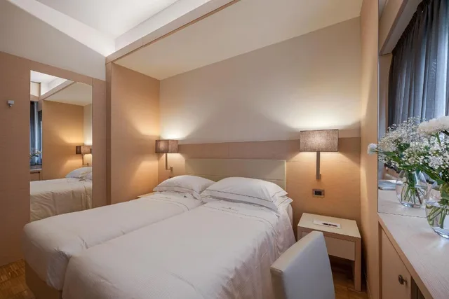 غرفة قياسية بسريرين منفصلين، Ariston Hotel Milan 3/6