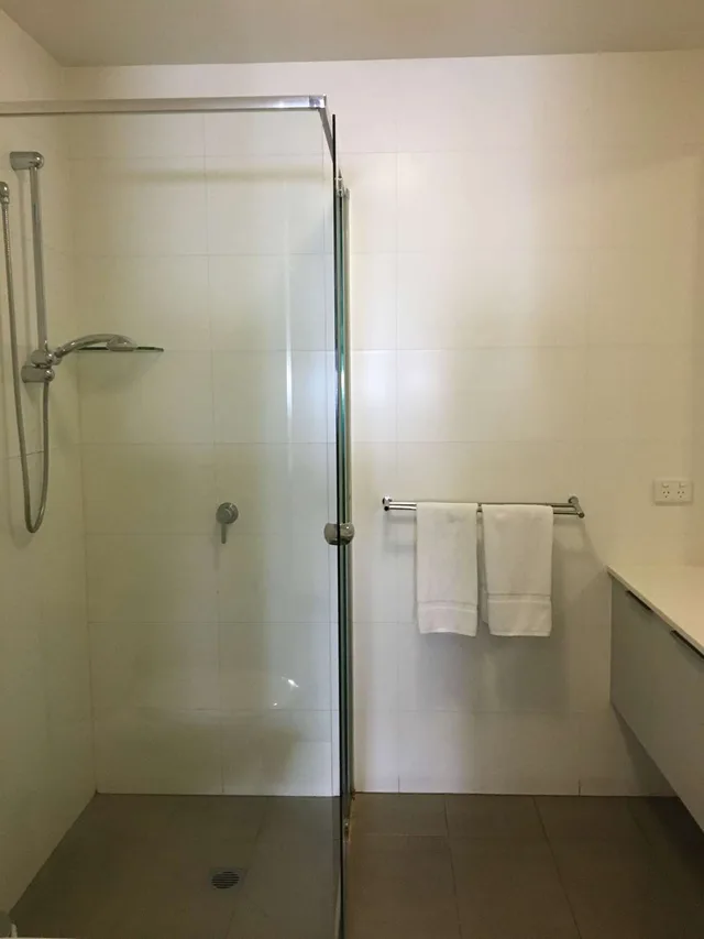 شقة بسرير كوين بشرفة بمطبخ في الملحق، Best Western the Tudor Box Hill 1/2