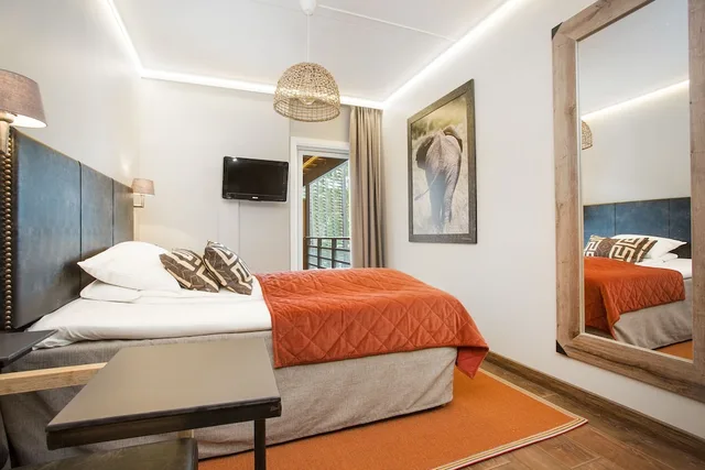 Room, 1 Queen and 1 Bunk Bed, Bunk Bed, Dyreparken Safarihotell 4/10