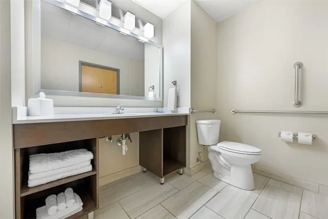 جناح بسرير كينج، Best Western Brockport Inn & Suites 2/2