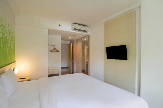 غرفة بسرير كوين بشرفة، Palette Legian Beach 2/4