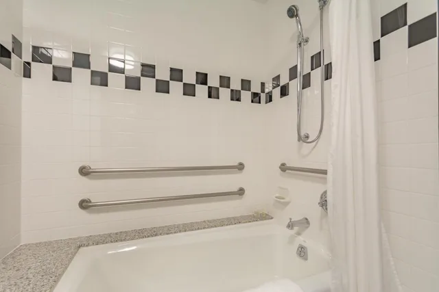 غرفة بسريرين كوين لذوي الإعاقة، Proximity Hotel 4/5