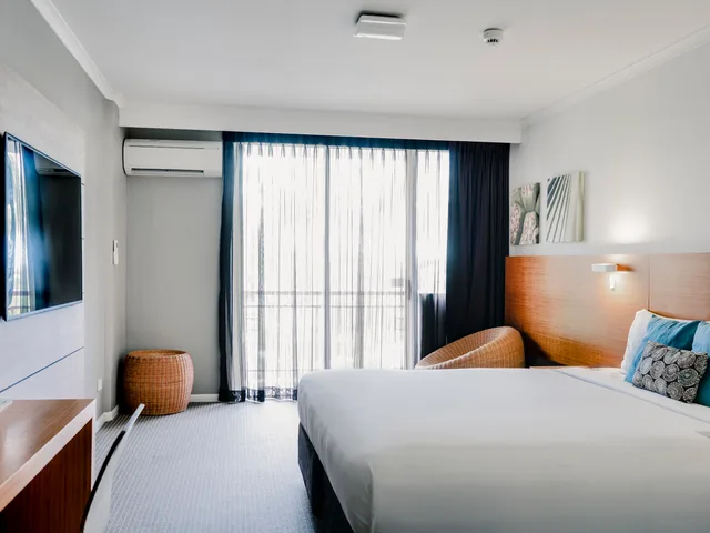 غرفة بسرير كينج، Novotel Cairns Oasis Resort 1/9