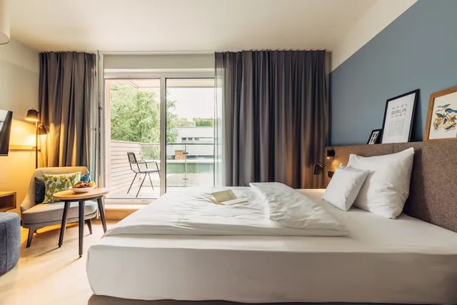 Signature, Queen Bed, Garden View, Garden Area، Harry's Home Berlin - Moabit Hotel & Apartments 1/10