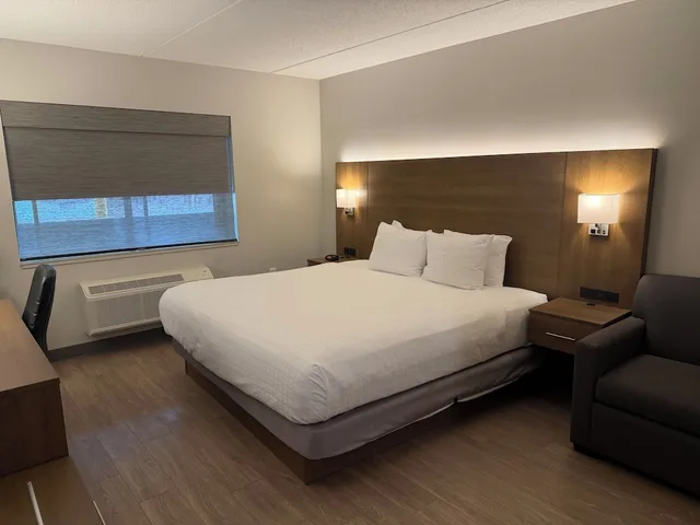 غرفة عائلية مفردة بسرير كينج مع أريكة، Superior Stay Hotel 3/7
