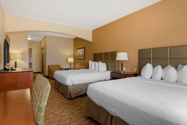 غرفة بسريرين كوين لذوي الإعاقة، Best Western Plus Butterfield Inn 2/4
