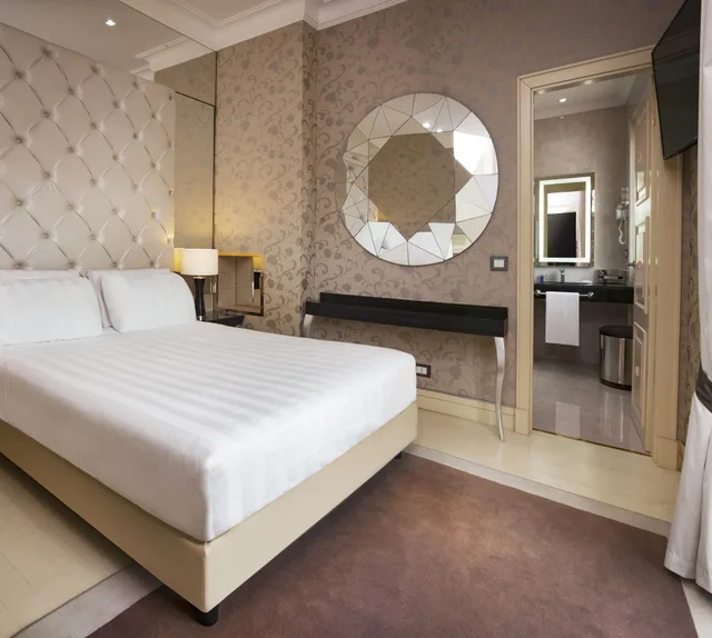 Presidential, Suite, Queen Bed, Square View, Terrace، Radisson Blu Ghr Hotel Rome 1/10
