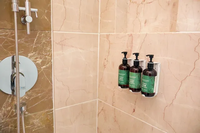 غرفة قياسية بسرير كينج مع دخول صالة النادي، Crowne Plaza Tianjin Binhai Center 3/3