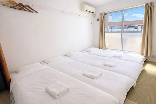 غرفة يابانية بفرشتي فوتون بحمام مشترك، Sakura Hotel Nippori 1/5