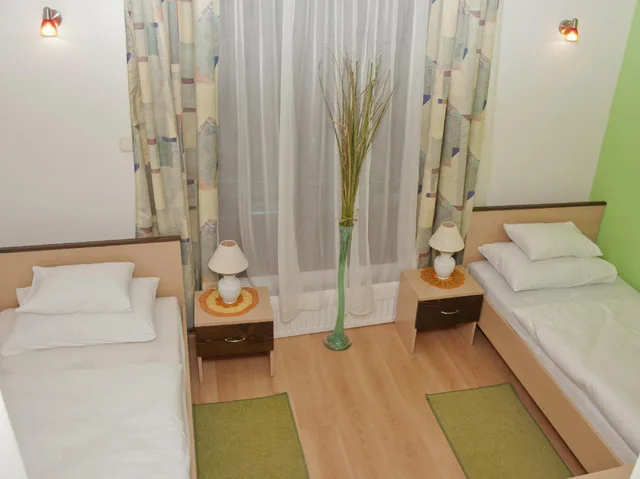 غرفة كلاسيكية بسريرين منفصلين، Esprit Hotel Budapest 2/2