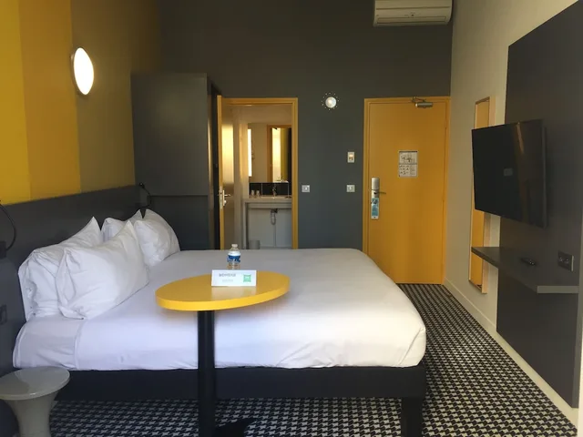 Standard, Double Bed, Ibis Styles Marseille Vieux Port 1/10