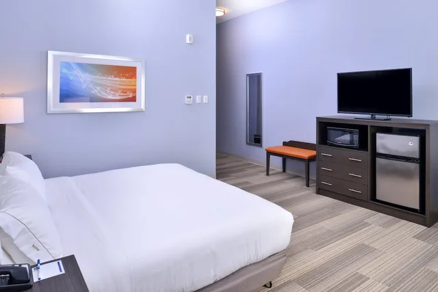 غرفة قياسية بسريرين كوين لذوي الإعاقة، Holiday Inn Express Amp Suitesloma Linda San Bernardino S 2/4