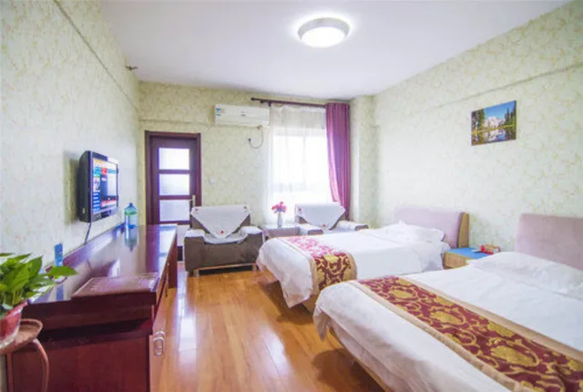 غرفة عائلية بسرير مزدوج وسرير فردي، Golden Tree Business Hotel 2/3