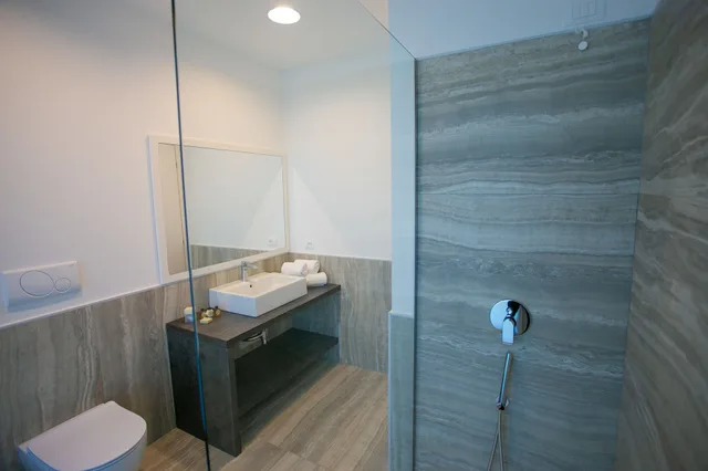 Lagoon, Superior, Queen Bed، Mosella Suite 3/3