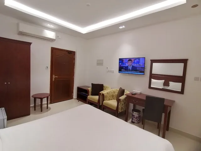 غرفة قياسية بسرير كينج بحوض استحمام، Nizwa Hotel Apartments 2/6