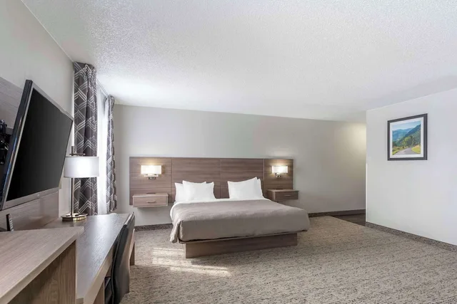 غرفة قياسية بسرير كينج، Quality Inn Ripley, WV 1/4