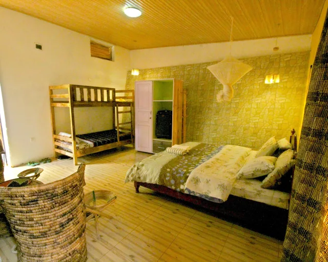 غرفة عائلية بسرير كوين وسرير بطابقين، Yambi Guesthouse 6/6