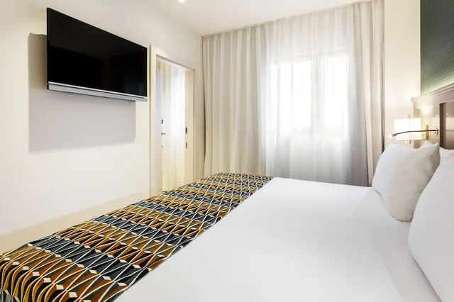 Economy, Single, Double Bed, Eurostars Puerta Real 3/6
