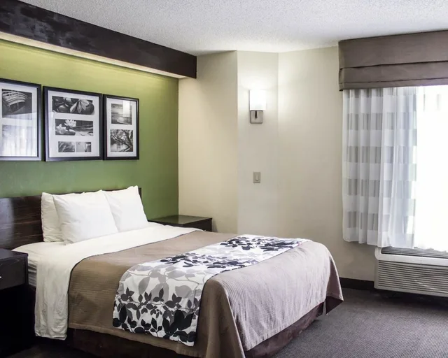 غرفة بسرير كوين لذوي الإعاقة، Sleep Inn Garner - Clayton 1/6