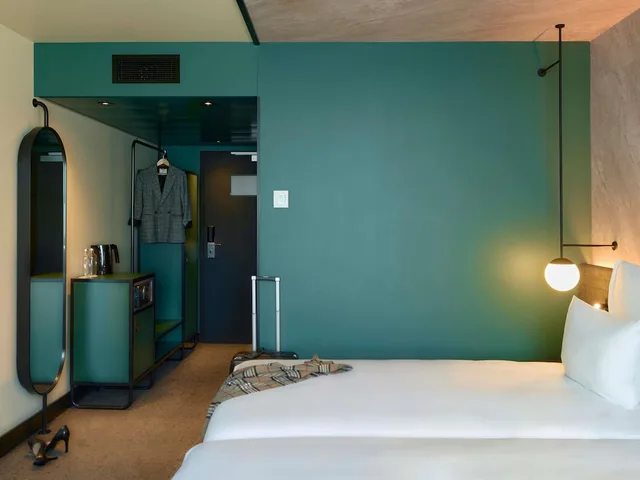 غرفة سوبيريور بسريرين منفصلين مع أريكة، Novotel Bern Expo 9/10