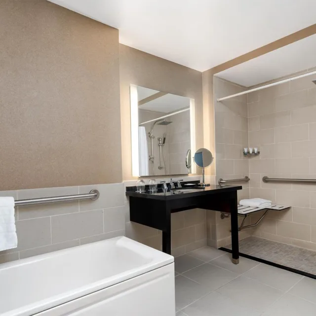 غرفة بسريرين كوين، The Westin Baltimore Washington Airport - BWI 7/11