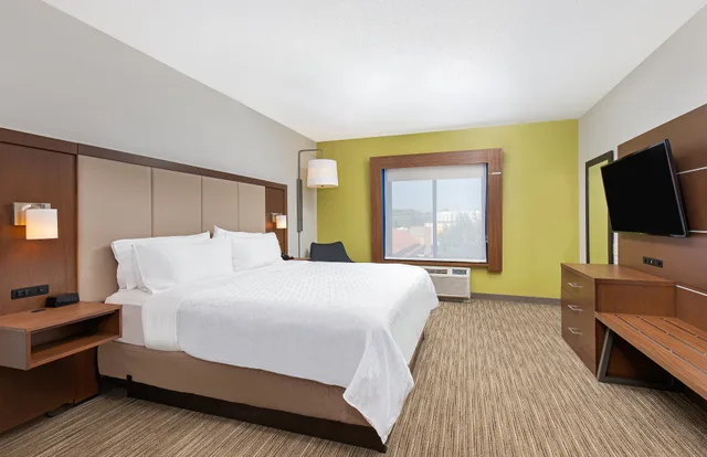 Standard, Holiday Inn Express Hotel and Suites Mt. Juliet-Nashville Area 6/8
