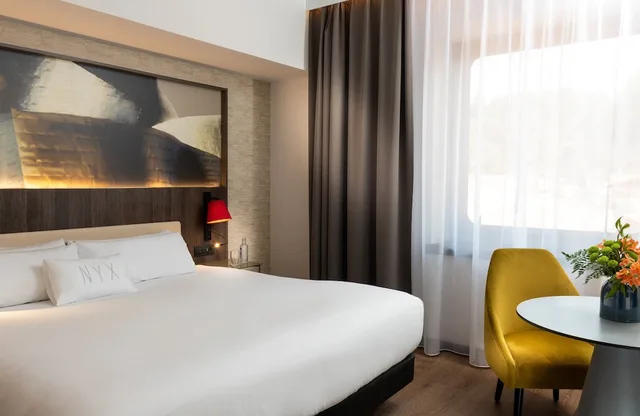 Down to Earth, Double Bed، NYX Hotel Bilbao by Leonardo Hotels 2/7