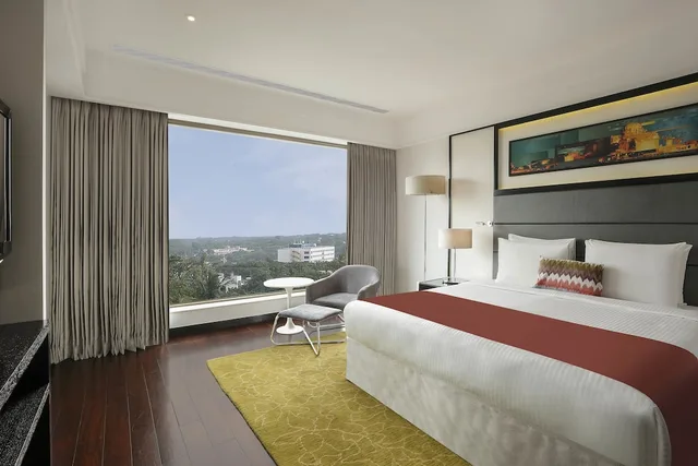 غرفة بريميوم بسريرين منفصلين، Crowne Plaza Pune City Centre 1/6