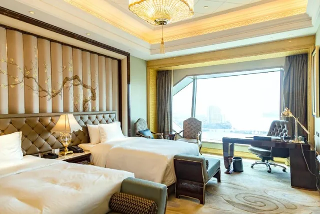 Superior, Deluxe, Twin Beds, Wanda Reign Wuhan 1/1