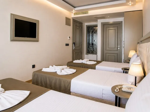 غرفة قياسية ثلاثية بثلاثة أسرّة بإطلالة على البحر، Mayer Hotel 9/10