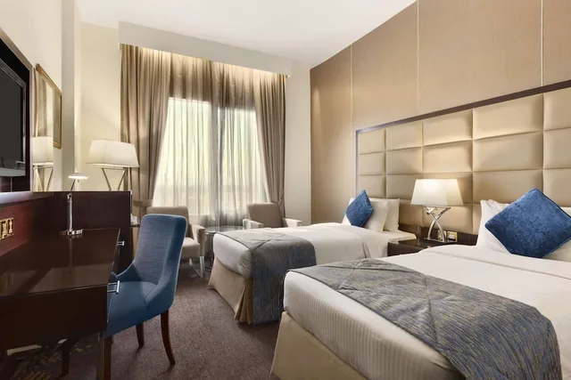 غرفة قياسية بسريرين منفصلين، Howard Johnson by Wyndham Bur Dubai 1/2