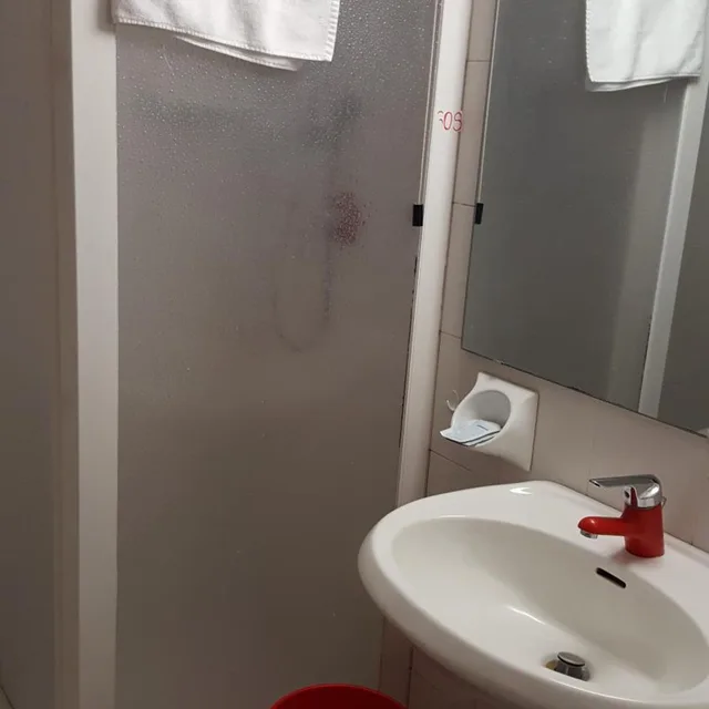 Double Standard, Royal Hotel Garda 10/10