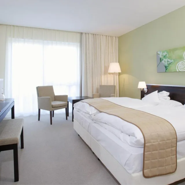 Room, King Bed, Balcony or Terrace، TOP CountryLine Heide Spa Hotel 2/5