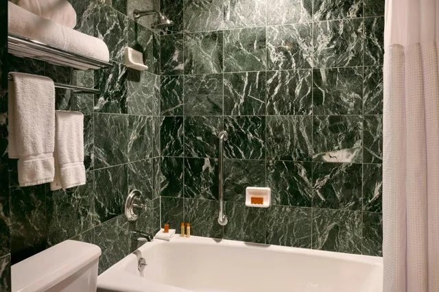 1 Bedroom, Suite, King Bed, Sofa, Autograph Collection Henry 5/5