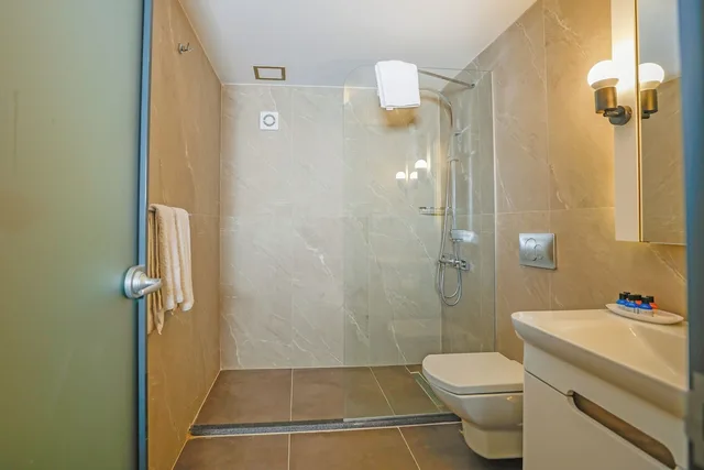 غرفة سوبيريور ثلاثية بسرير مزدوج وسرير فردي، Tan Hotel Special Class 2/5