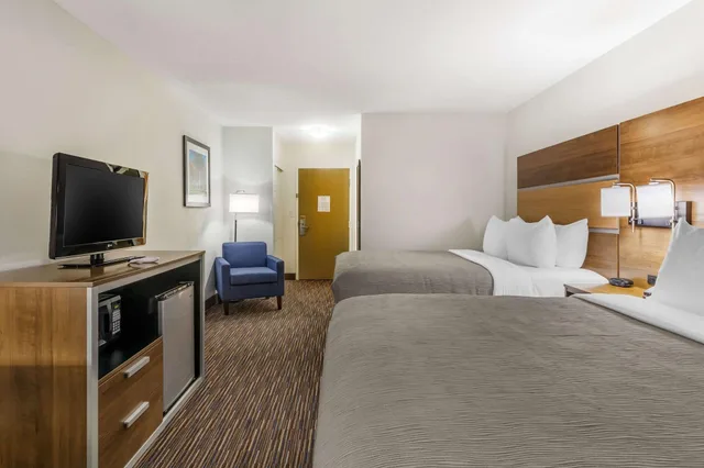 غرفة بسريرين كوين، Quality Inn Asheboro South NC 4/10